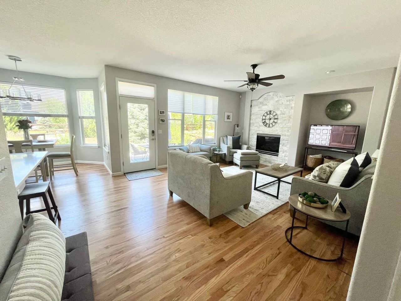 16851 E Euclid Ln - Photo 6 of 28