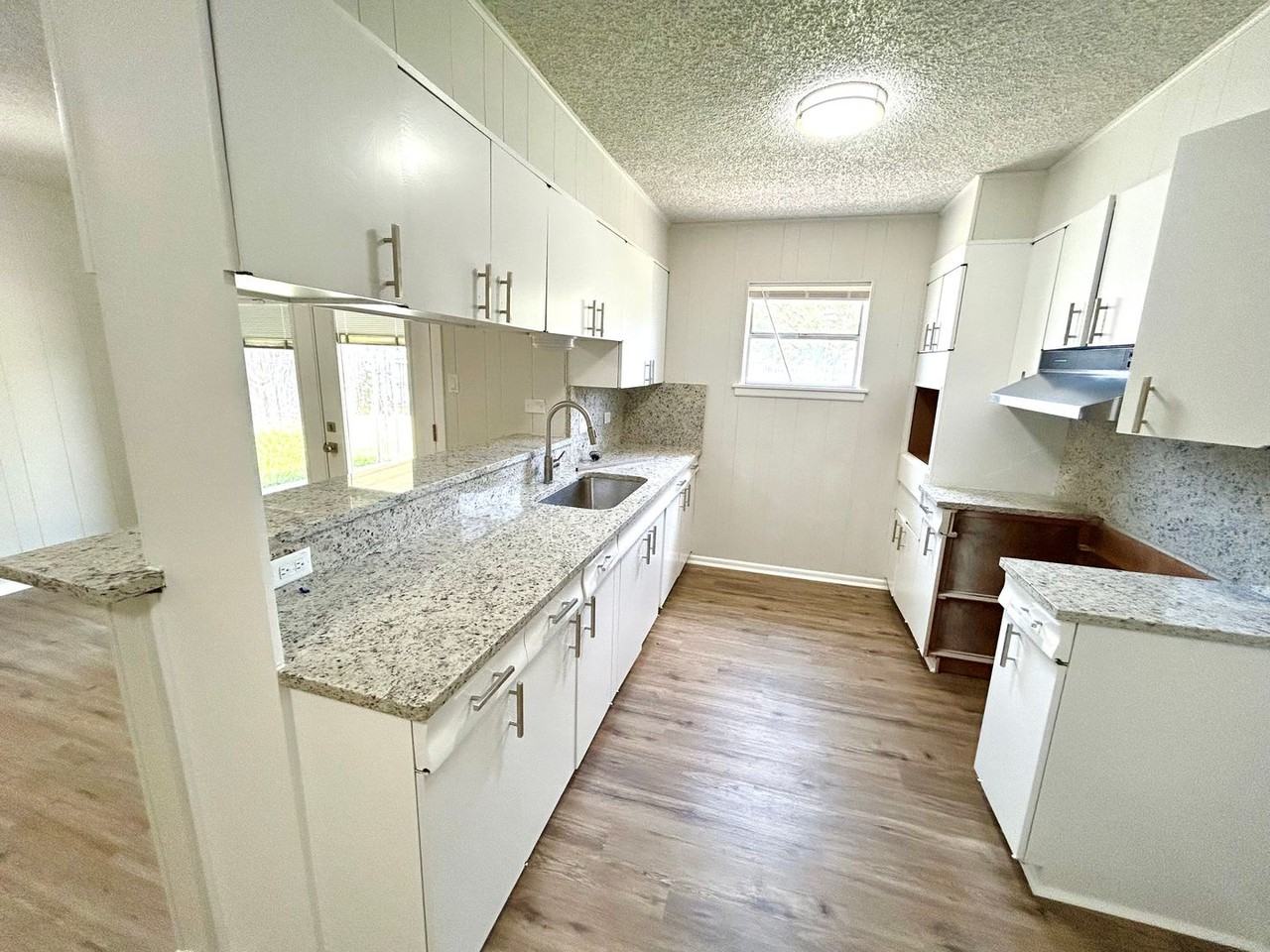 116 Roundtree Dr - Photo 5 of 16