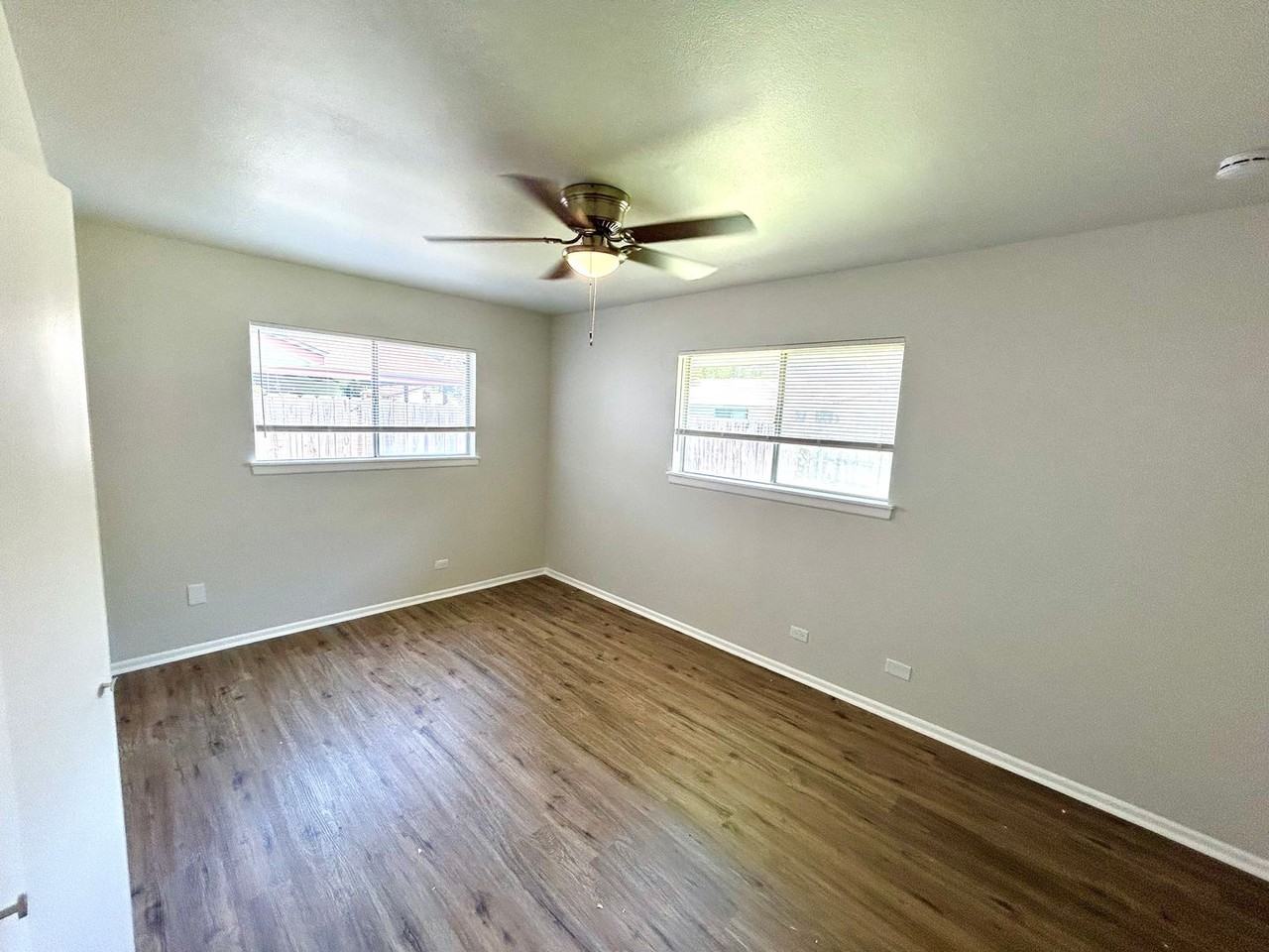 116 Roundtree Dr - Photo 6 of 16