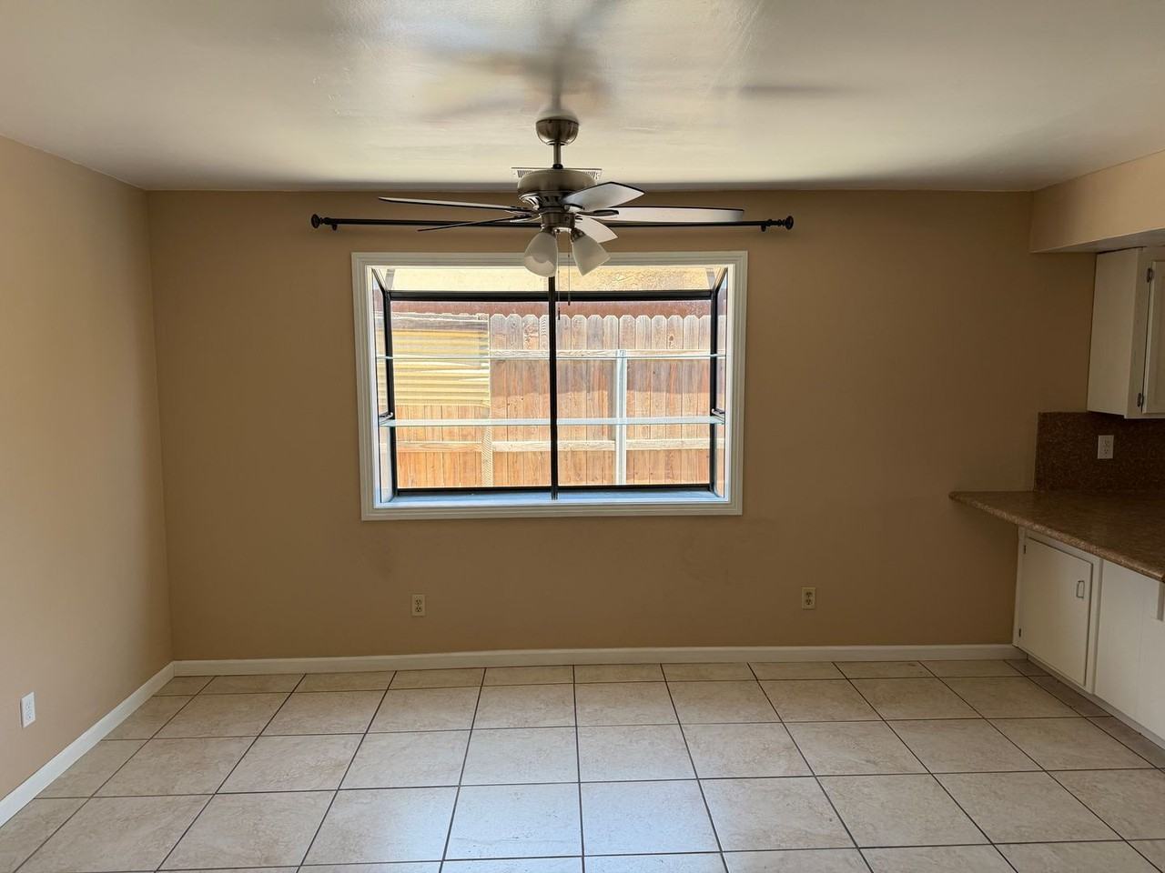 1335 W Evergreen Ct - Photo 7 of 29