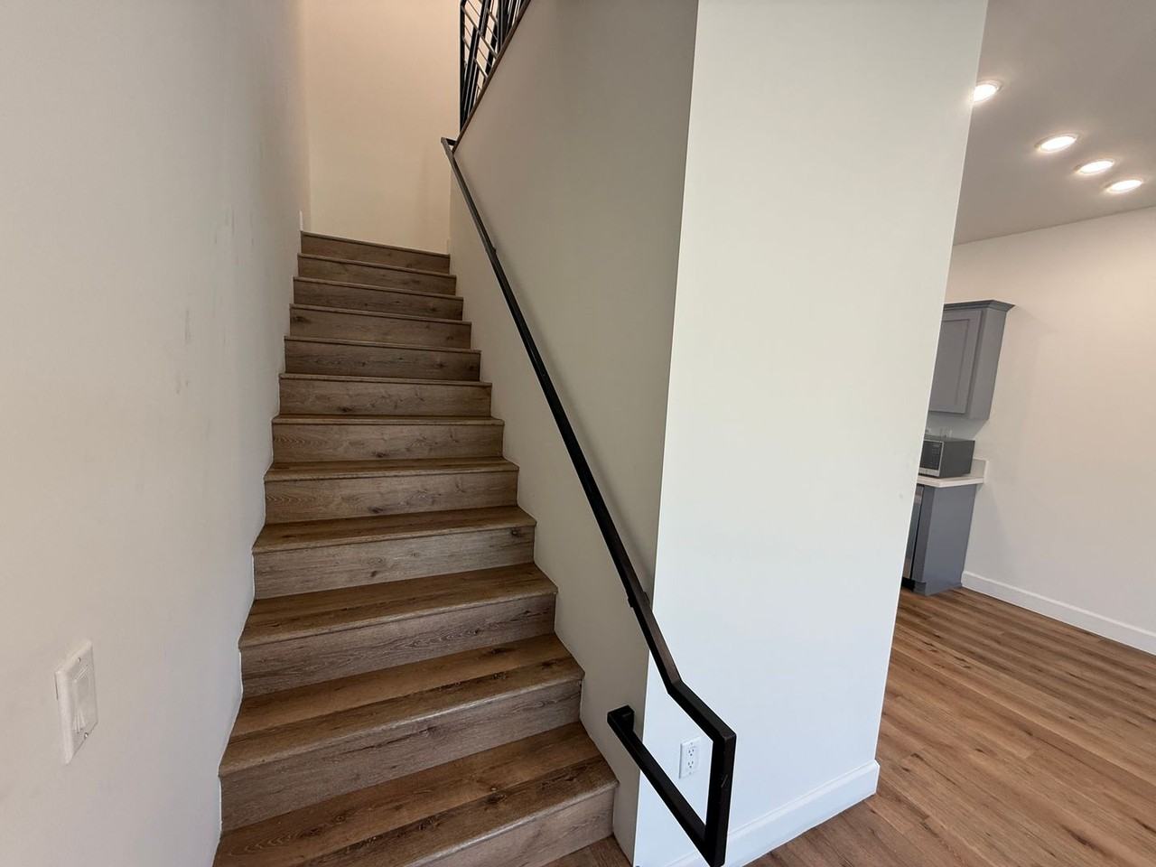 14550 Burbank Blvd #103 - Photo 7 of 14