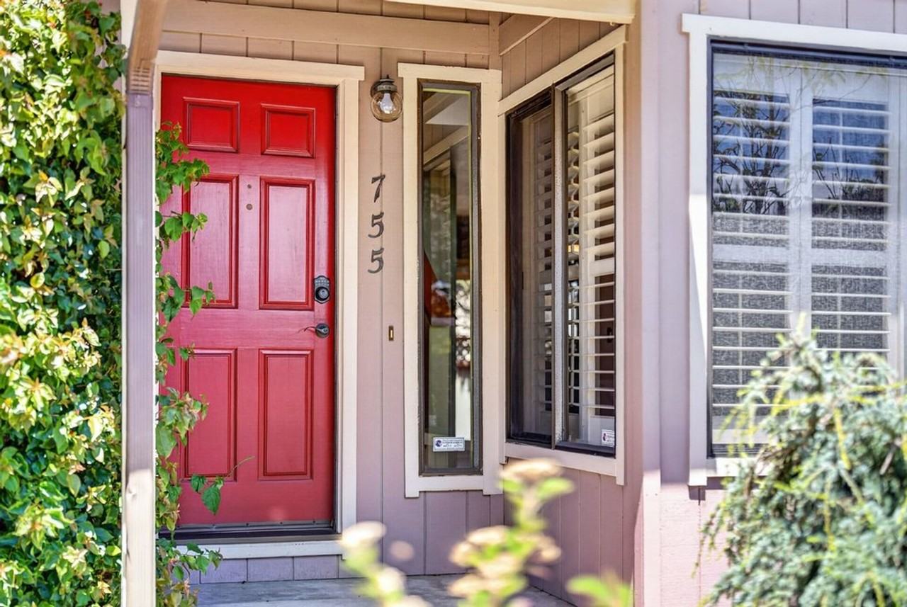 755 7th Ave - Photo 5 of 50