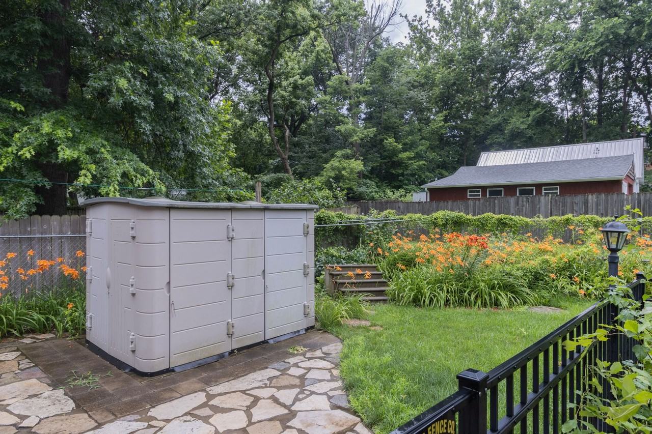 203 Edgewood Ave - Photo 6 of 36