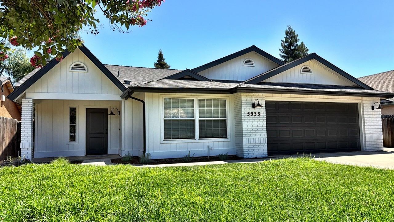 5933 W Iris Ct - Photo 2 of 29