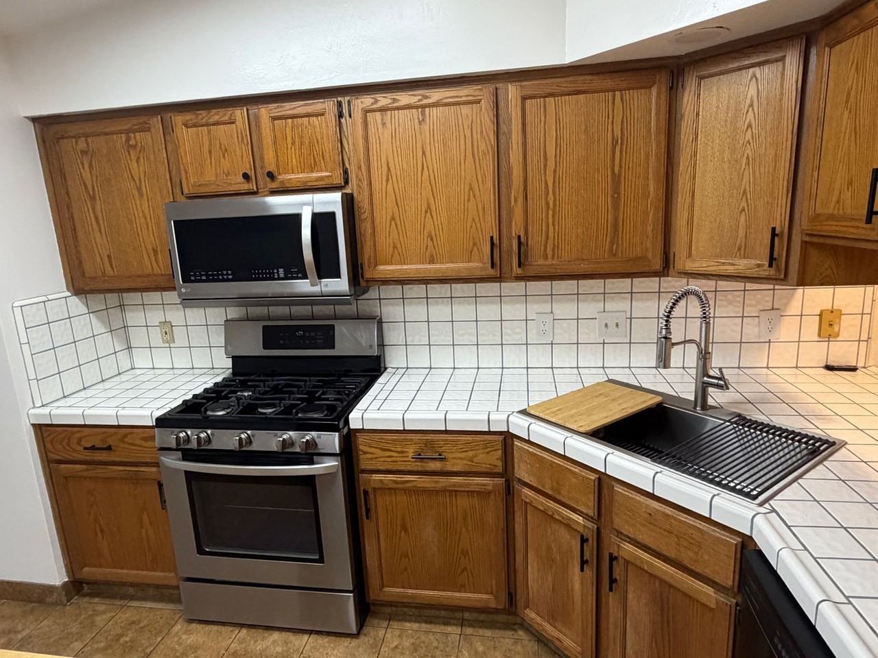 5933 W Iris Ct - Photo 5 of 29