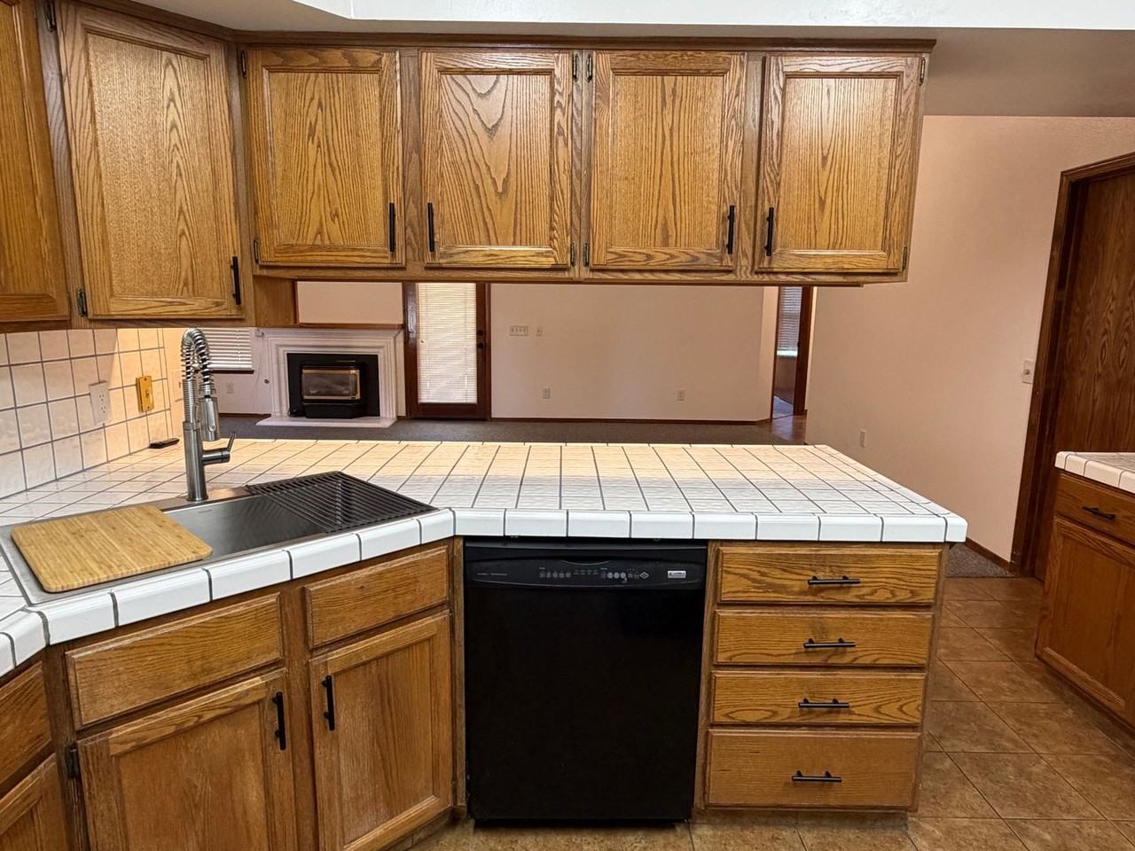 5933 W Iris Ct - Photo 6 of 29