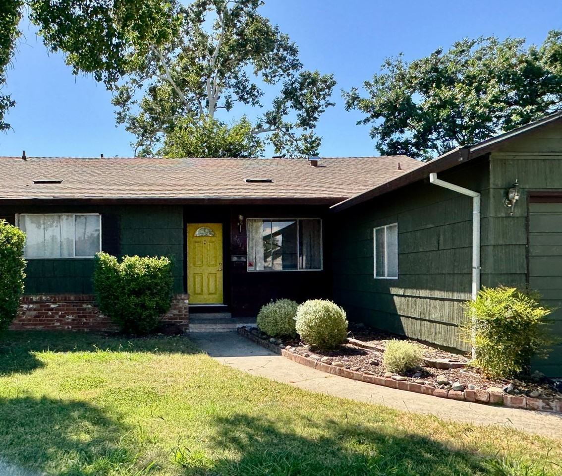 2614 Aramon Dr - Photo 2 of 50