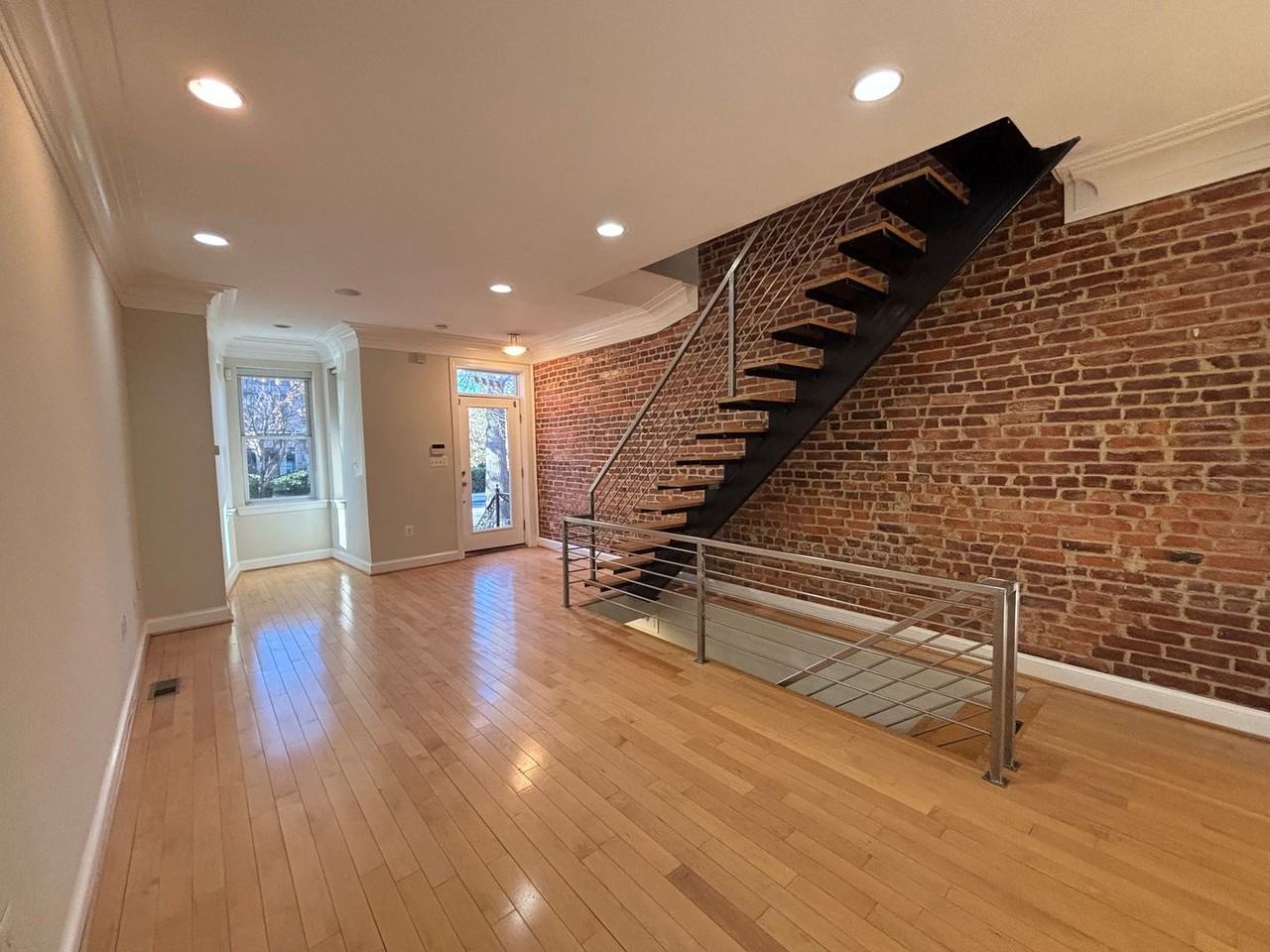 1837 11th St Nw - Photo 2 of 11