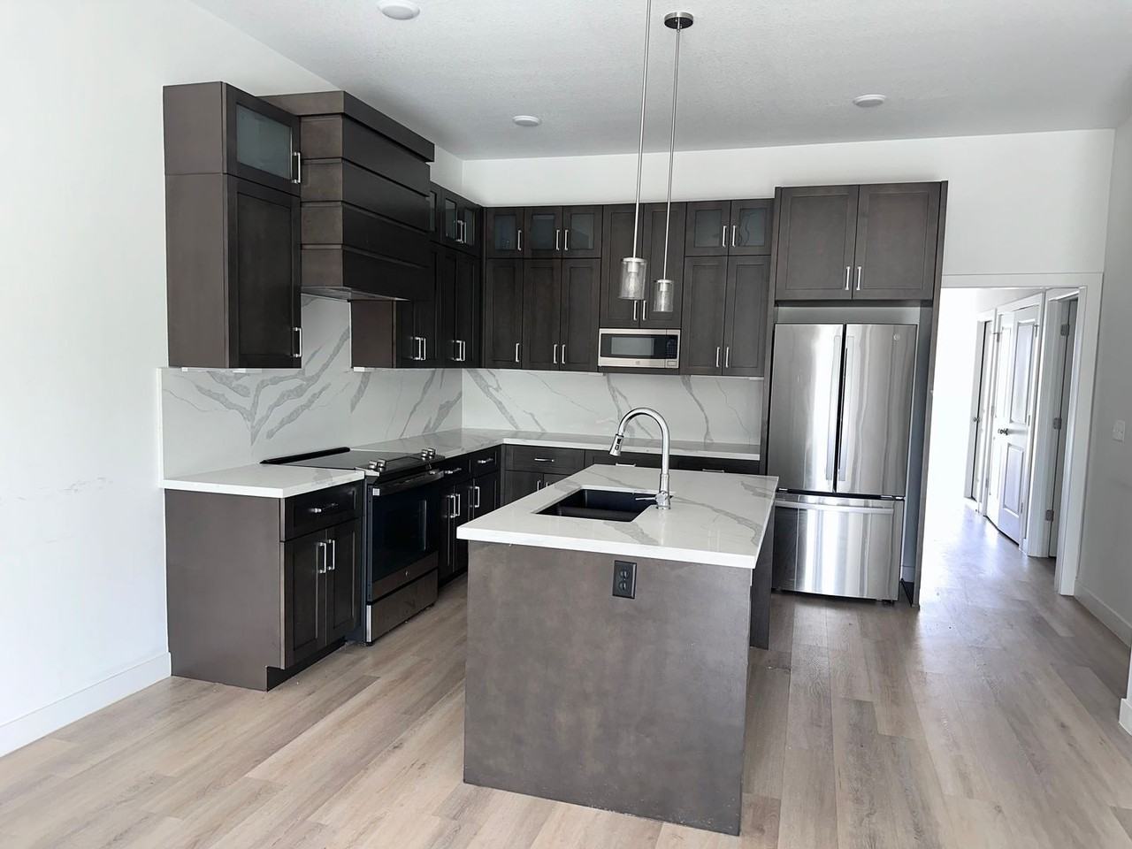 3807 Nw 93rd St - Photo 4 of 17