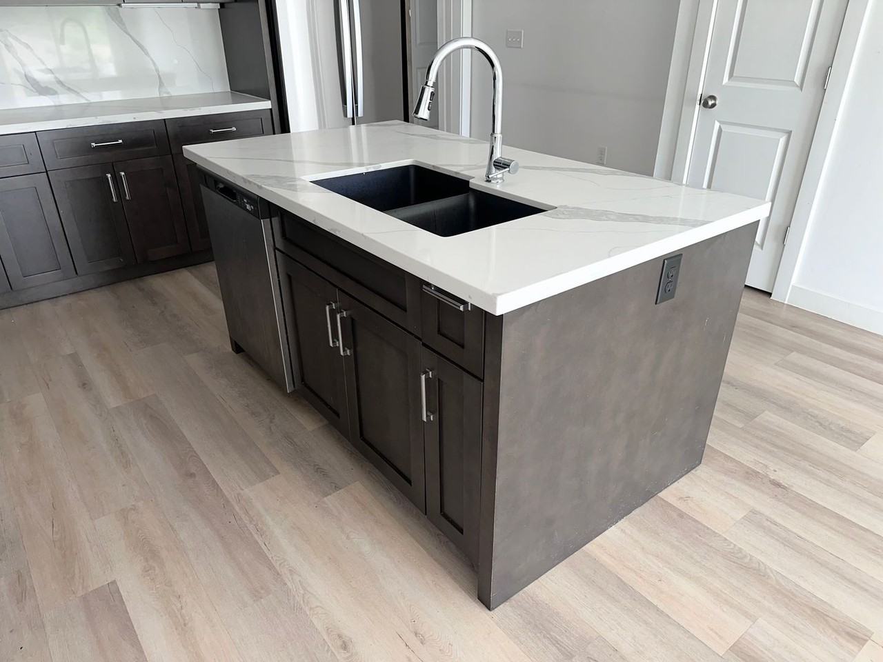 3807 Nw 93rd St - Photo 5 of 17