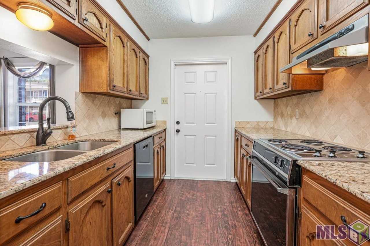 4625 Parkoaks Dr - Photo 2 of 25