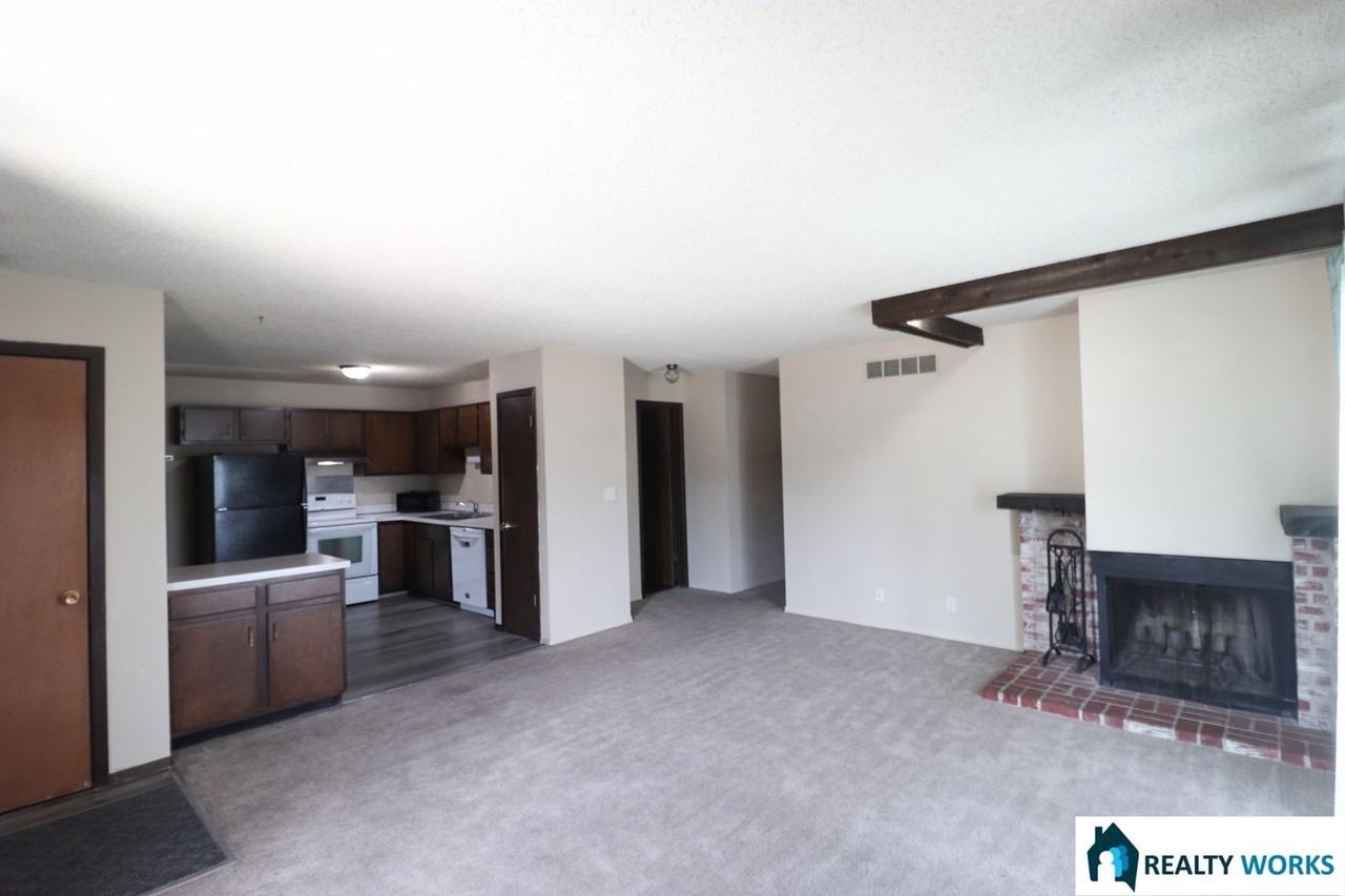 3920 Sweetbriar Ln - Photo 3 of 11