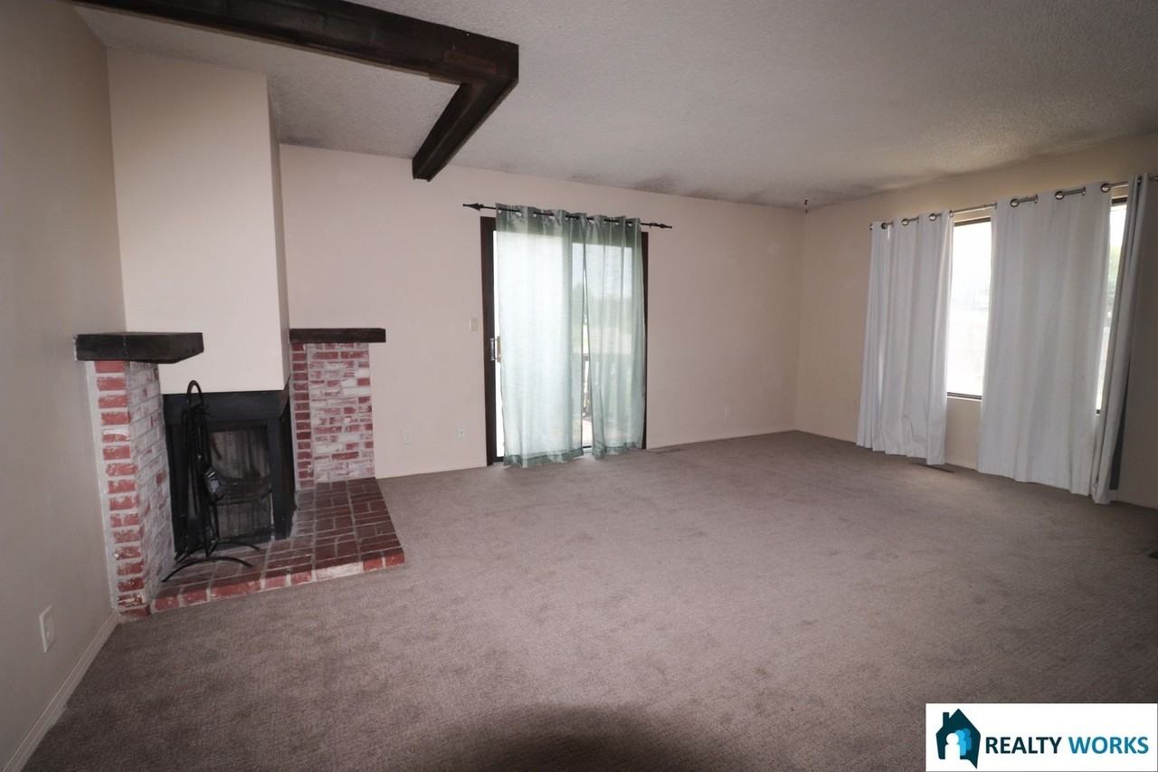 3920 Sweetbriar Ln - Photo 5 of 11