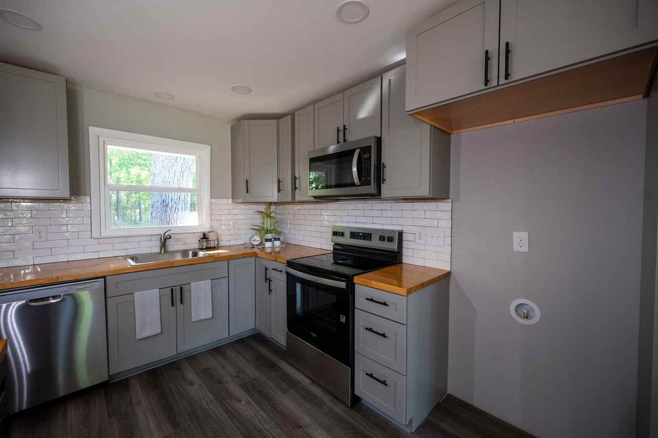 6561 Huntsboro Rd - Photo 3 of 50