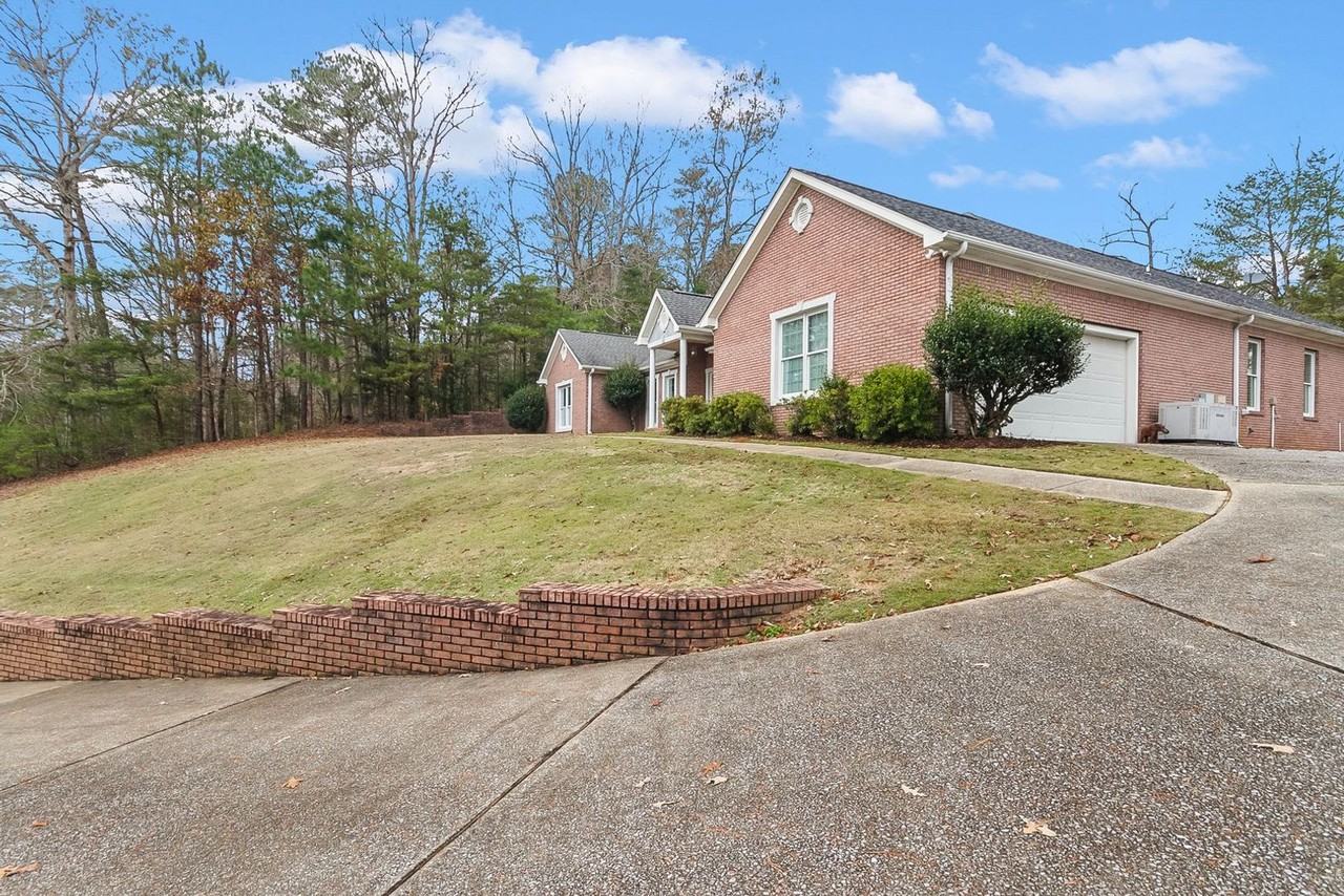 10495 Royal Points Dr - Photo 3 of 42