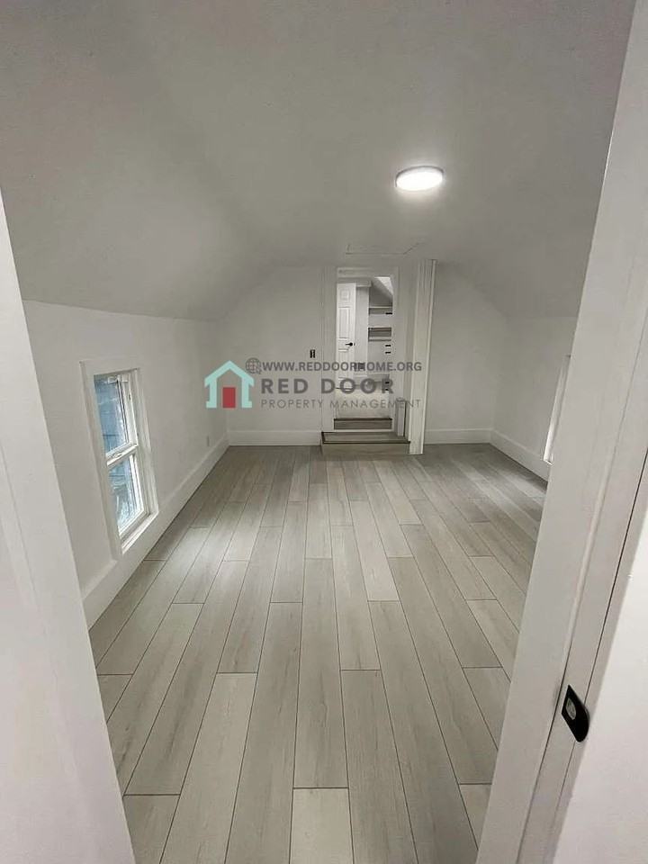 1711 6th Ave N - Photo 4 of 19