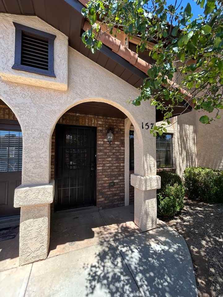 1045 N 1725 W - Photo 4 of 28