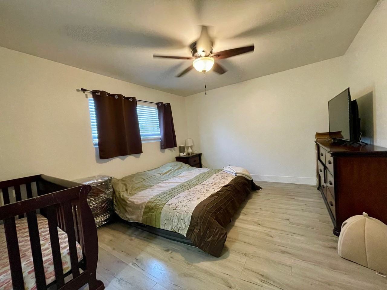 1280 Denver Ln #E - Photo 6 of 18