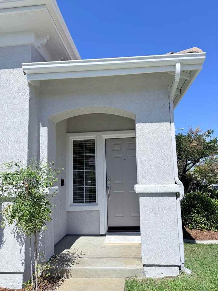 13403 Hawthorn Ave - Photo 2 of 28