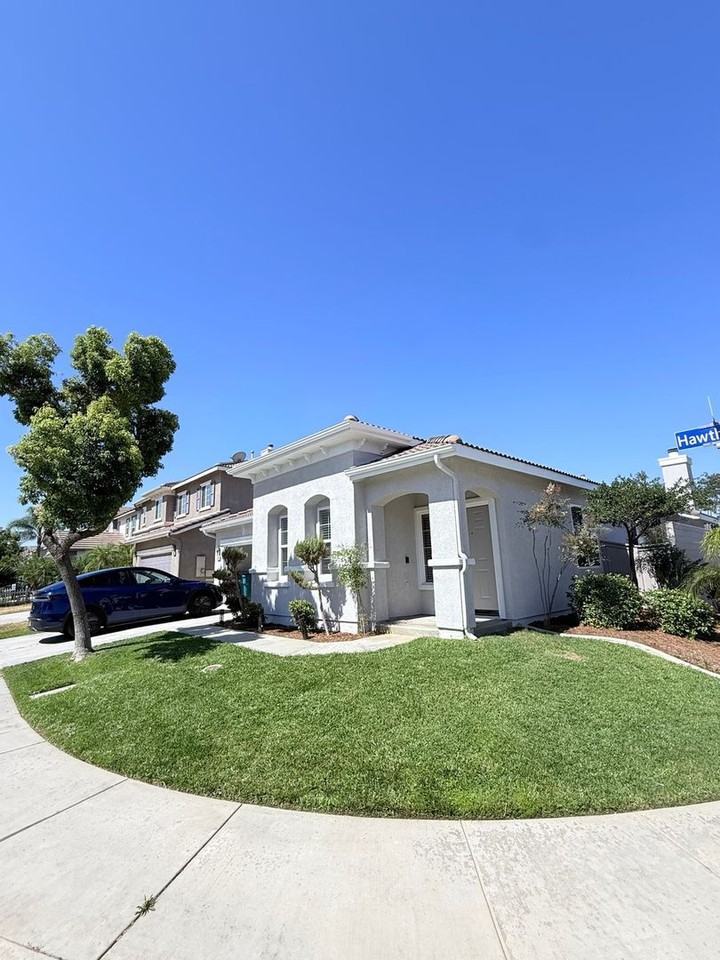 13403 Hawthorn Ave - Photo 3 of 28