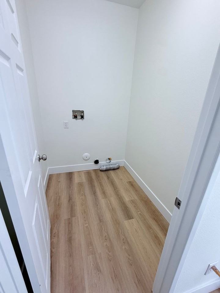 13403 Hawthorn Ave - Photo 7 of 28