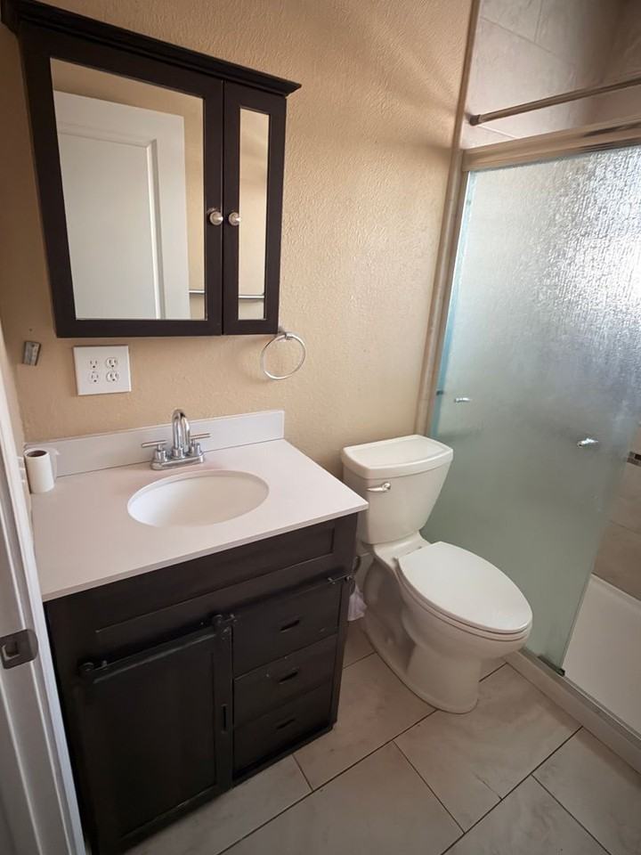 785 E Ventura Ave - Photo 3 of 12