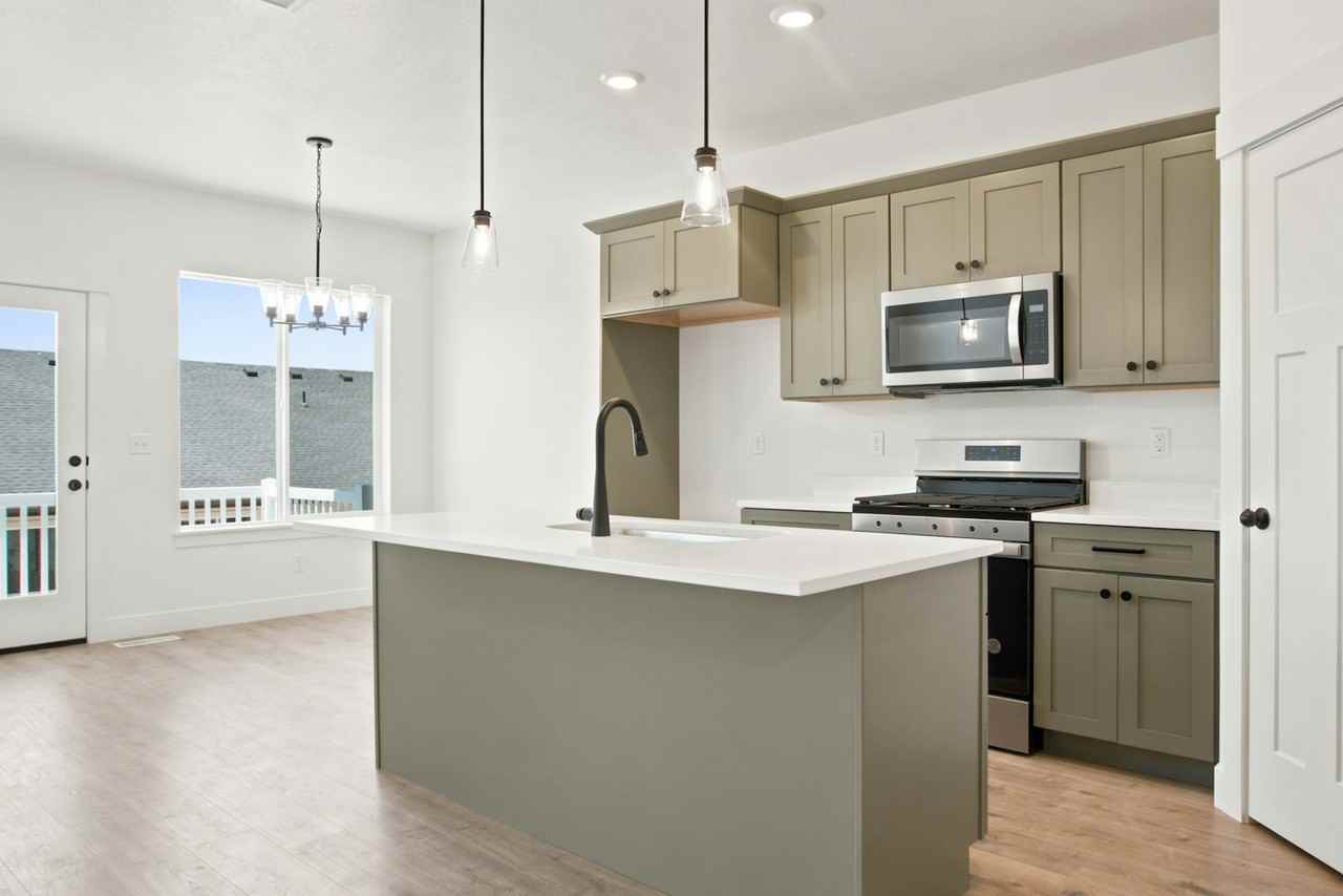 4752 S Heartwood Rd. - Photo 2 of 14