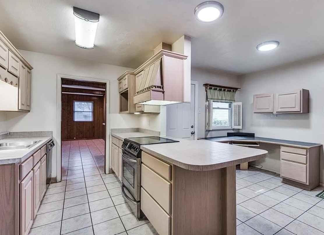 1802 Anderson Street - Photo 4 of 10