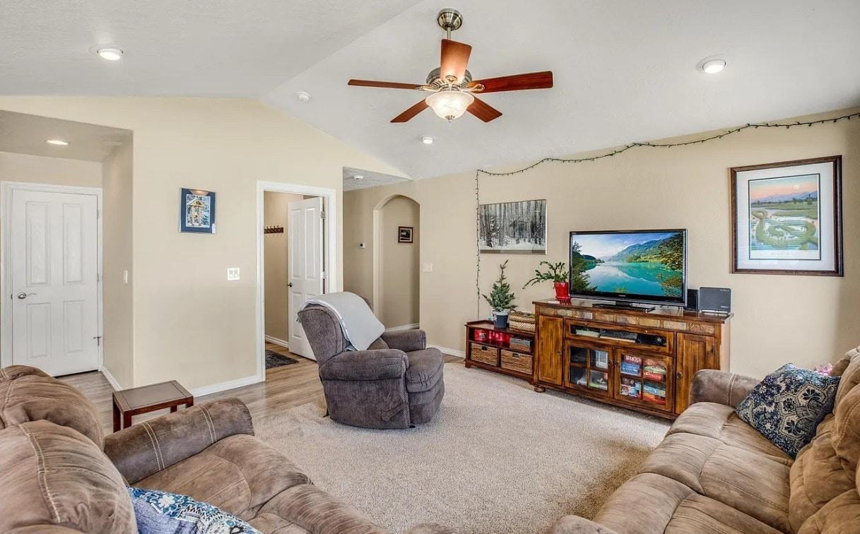 816 49th Street North - Photo 5 of 10