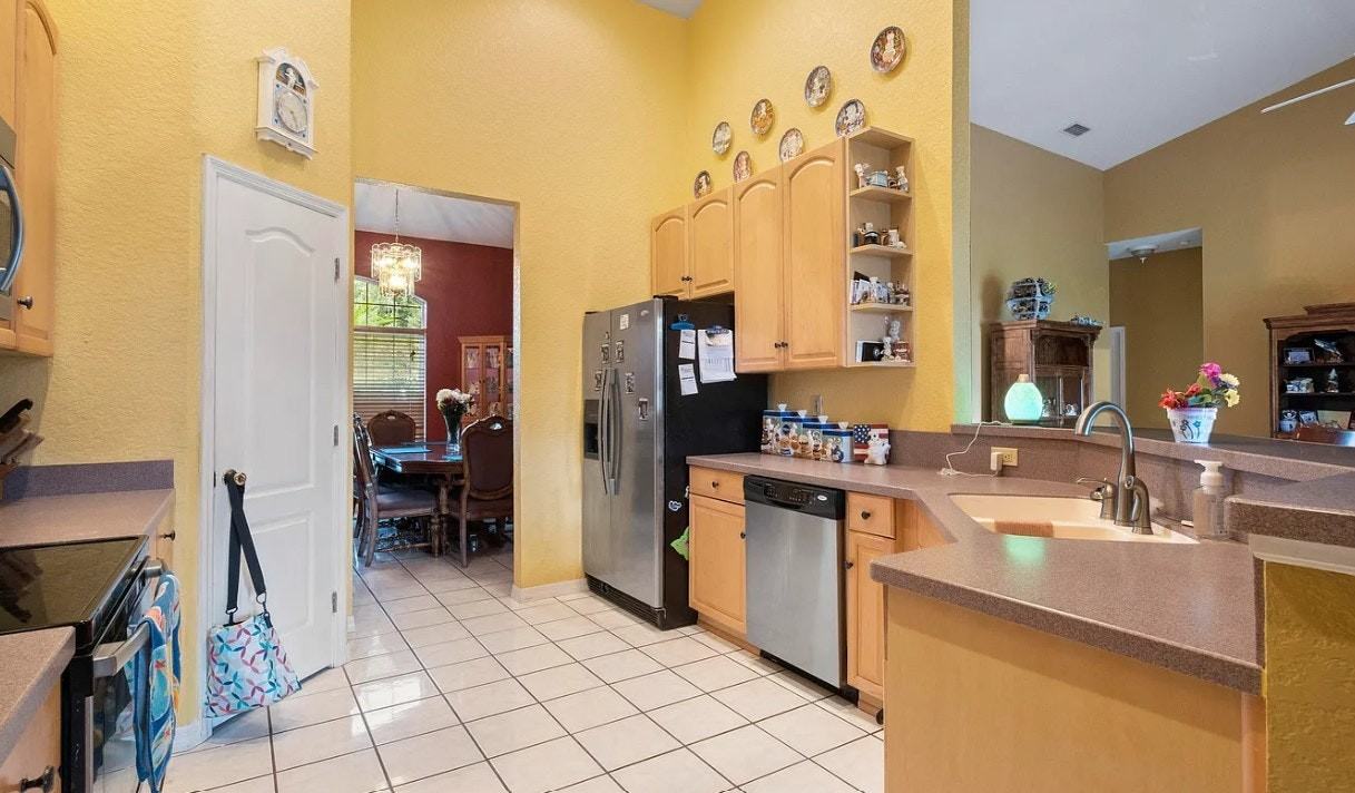 9042 Pemberton Street - Photo 4 of 13