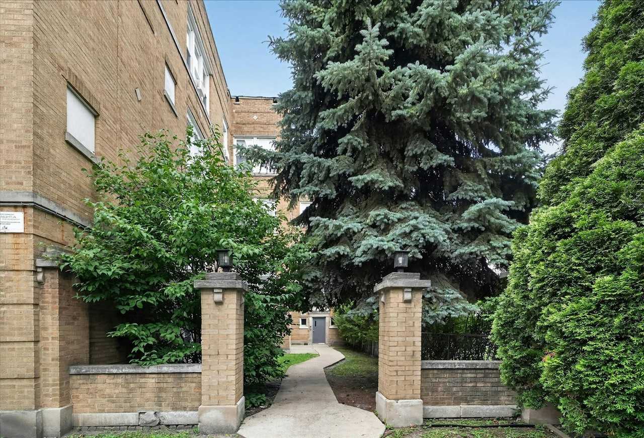 1854 South Central Park Avenue, Unit 1852 - 3E - Photo 2 of 43
