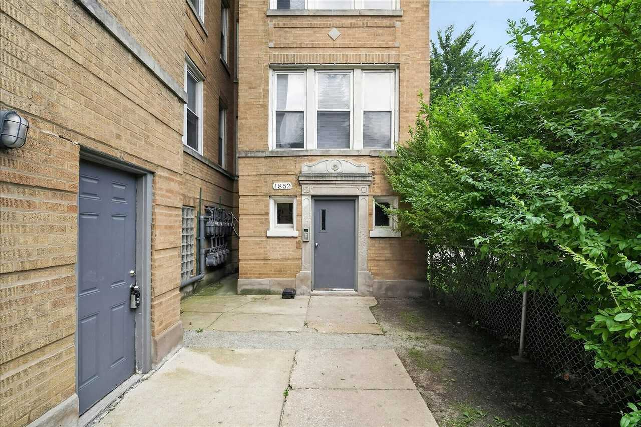 1854 South Central Park Avenue, Unit 1852 - 3E - Photo 6 of 43