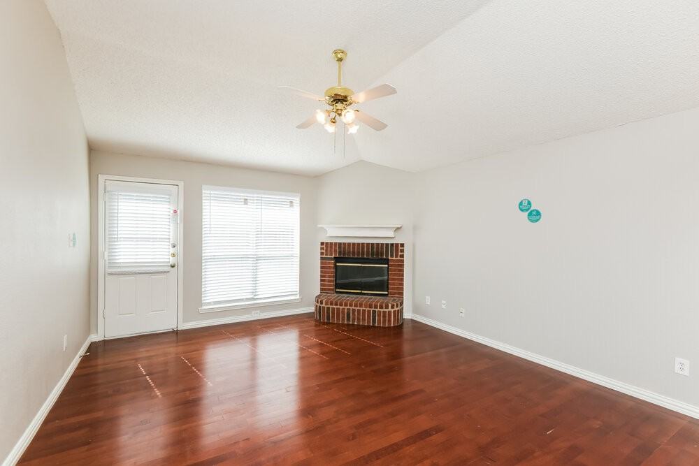 1844 Overland St - Photo 3 of 16