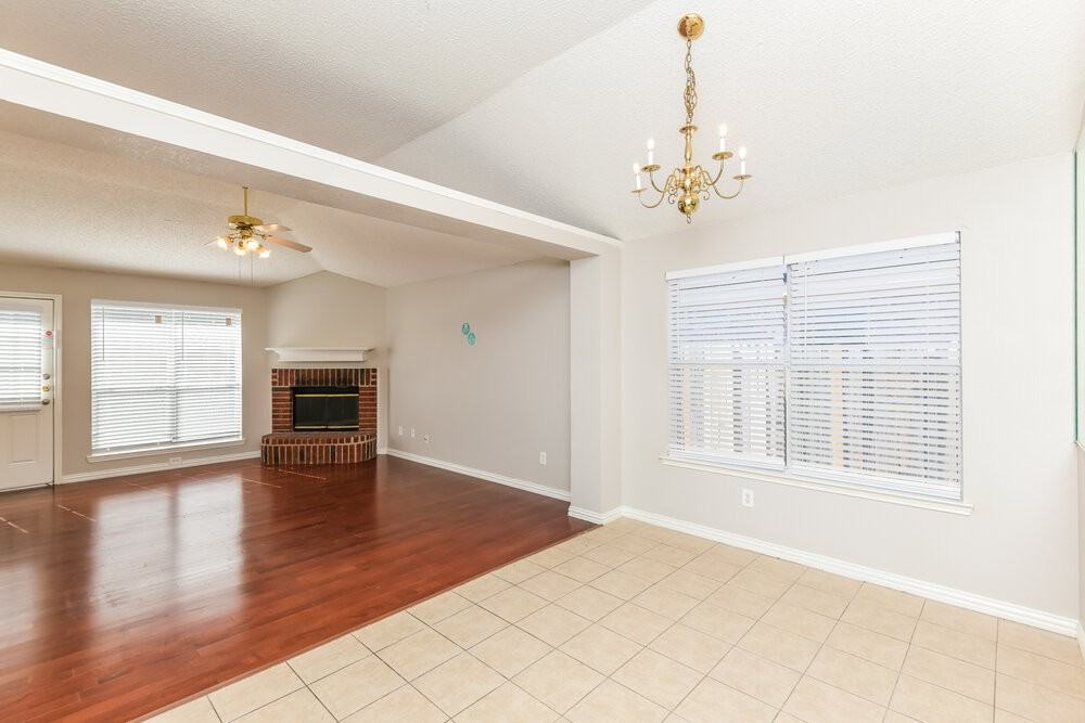 1844 Overland St - Photo 5 of 16