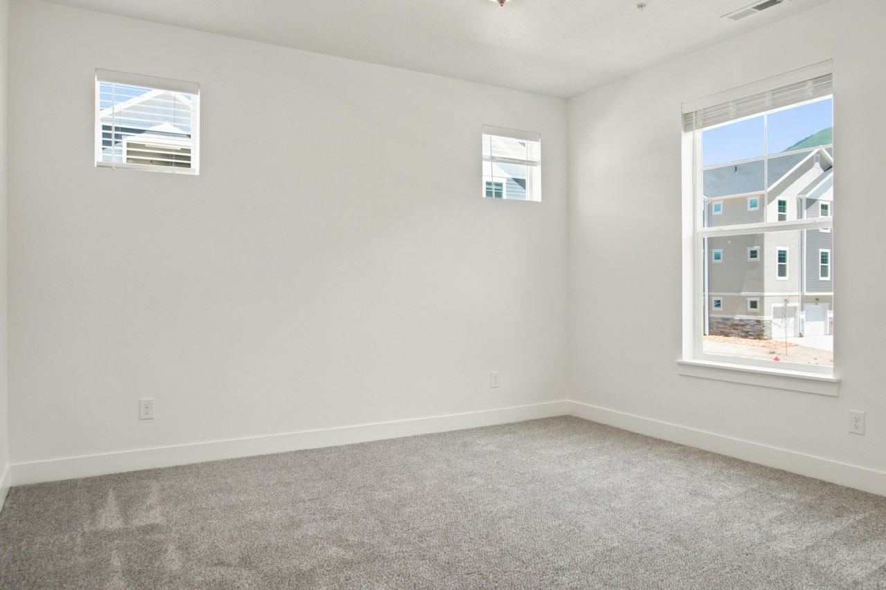 4661 S Poplar Way R202, Unit R202 - Photo 5 of 13