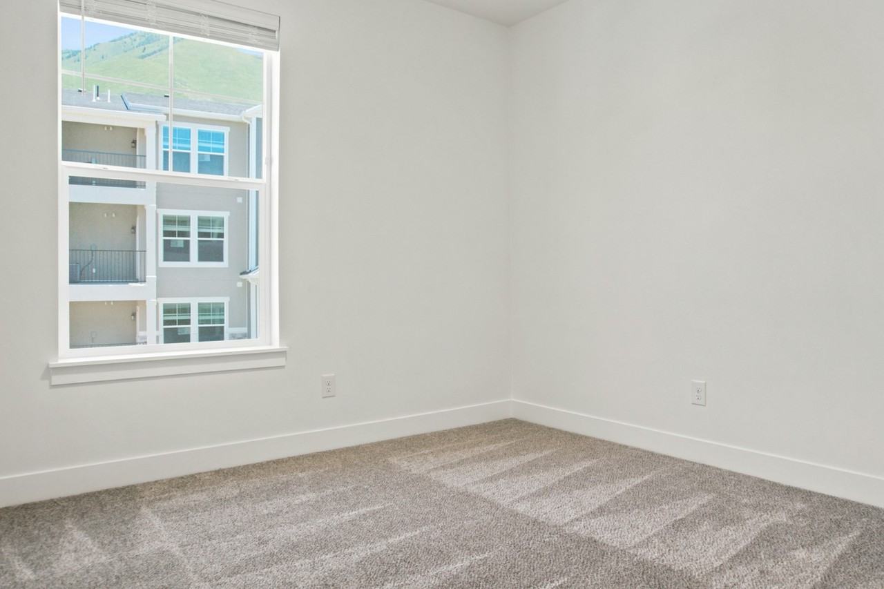 4661 S Poplar Way R202, Unit R202 - Photo 7 of 13