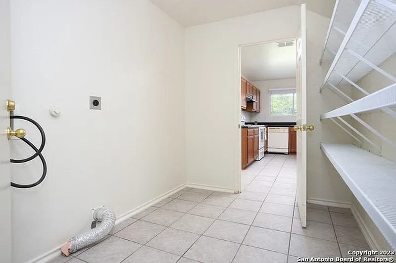 10002 Powderhouse Drive - Photo 7 of 30