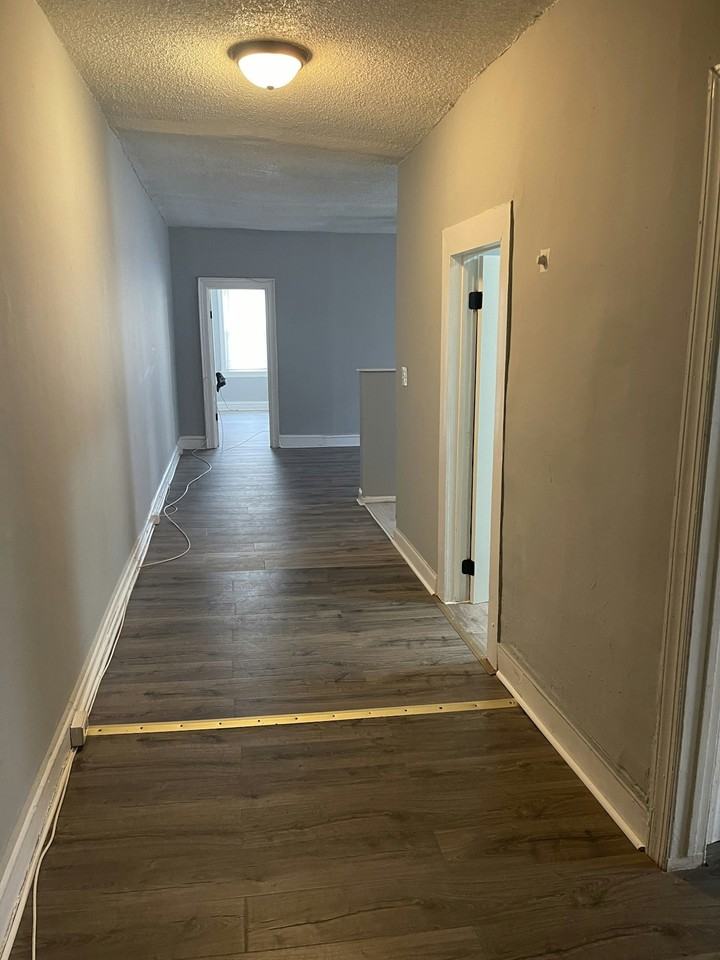 6437 North Broad Street, Unit 2nd Fl Front - Photo 3 of 6