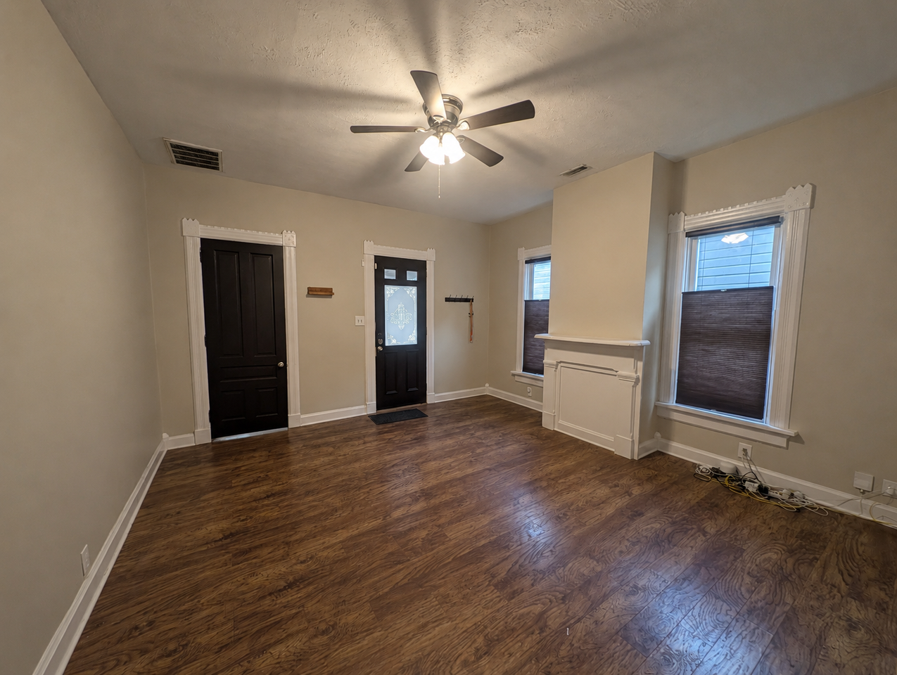 48 Clover St - Photo 2 of 11