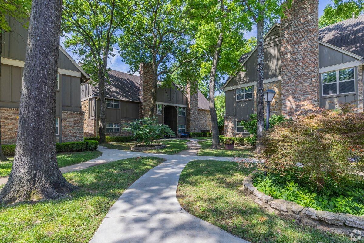 Heatherwood Apartments - Photo 4 of 50