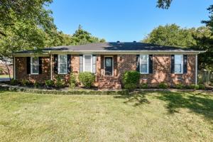 featured image of 2121 Ravenwood Dr