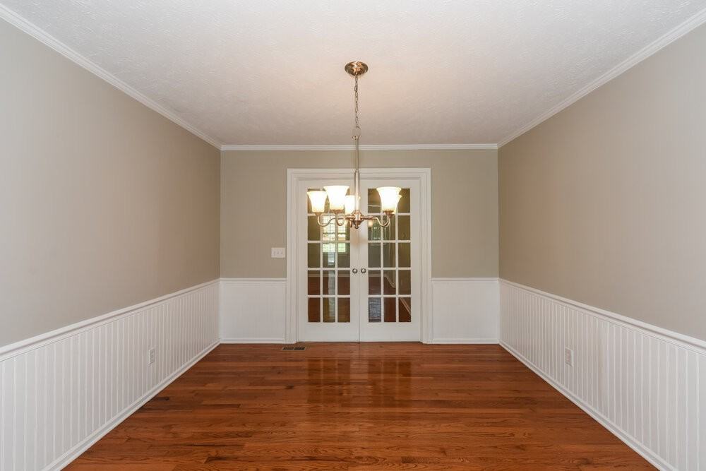 2121 Ravenwood Dr - Photo 4 of 14