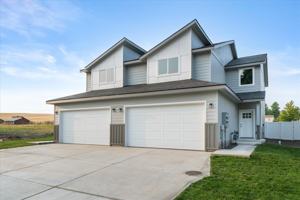 featured image of 622 W 6th St #1
