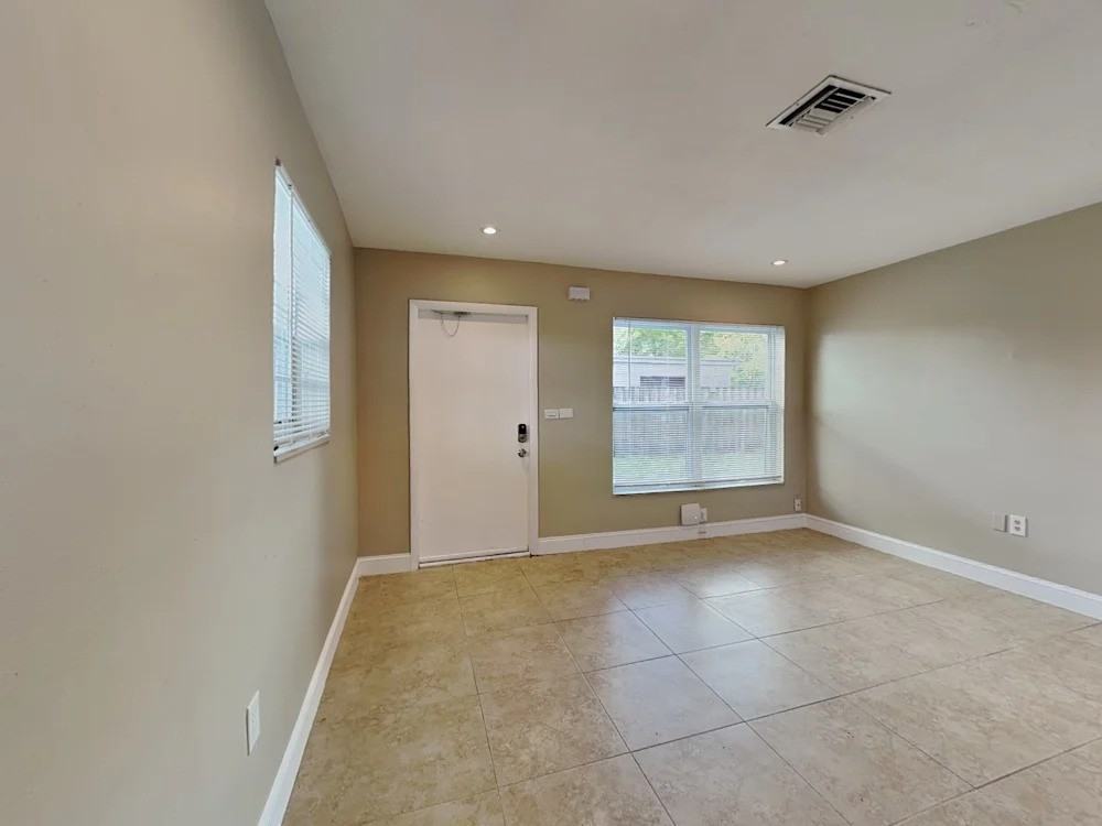 1411 N 70th Ter #NA - Photo 2 of 11