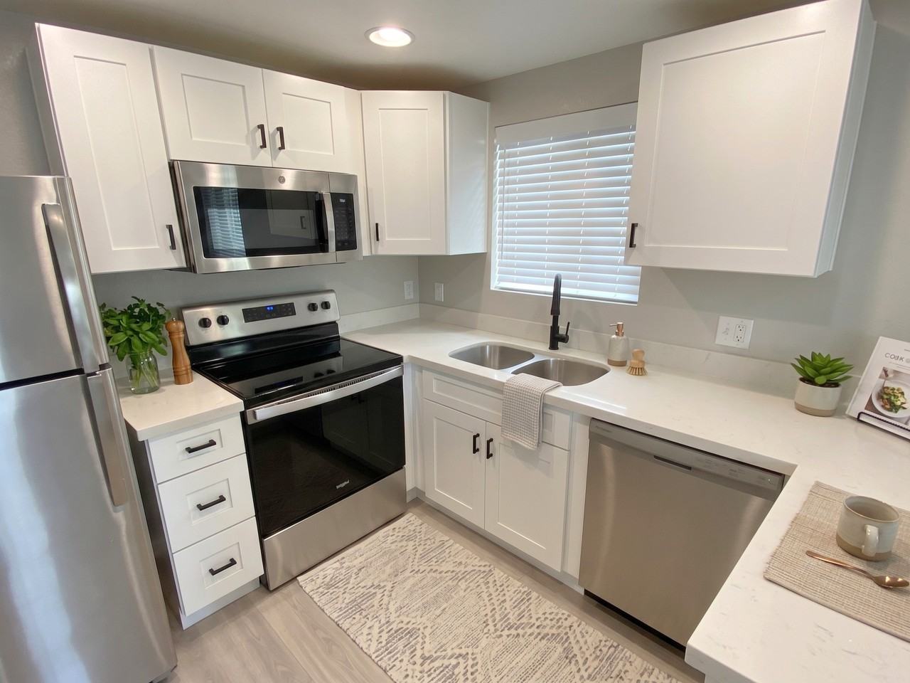 3008 N 39th St #9A - Photo 6 of 14