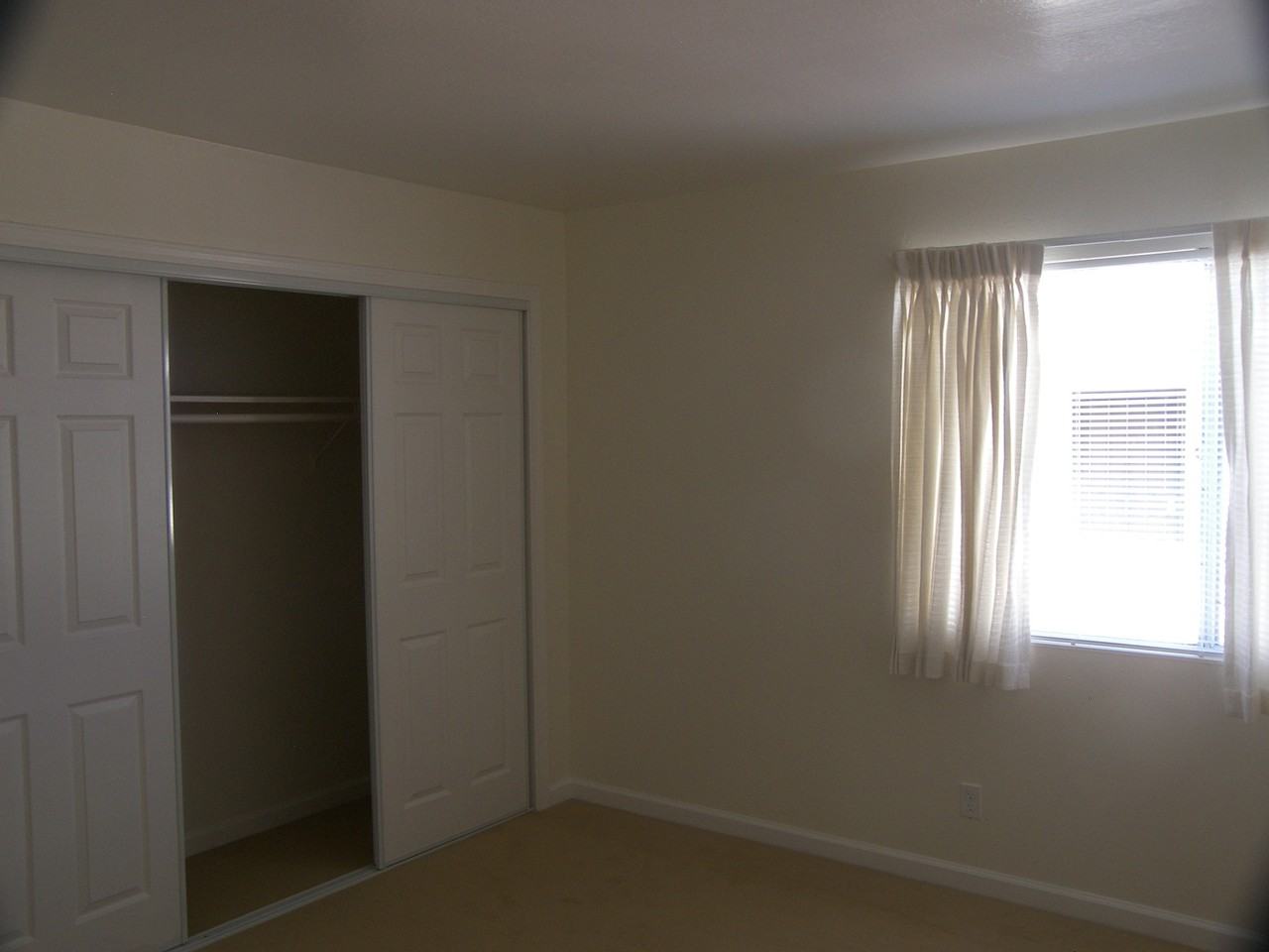 434 17th St #305 - Photo 3 of 7