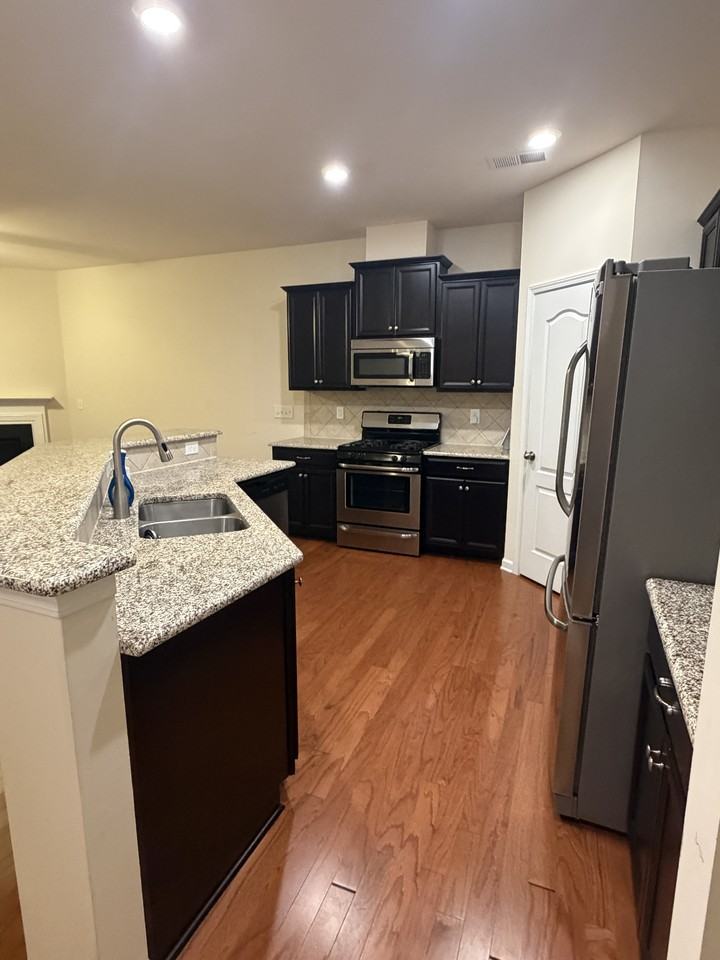 2721 Sawbridge Ln - Photo 6 of 20