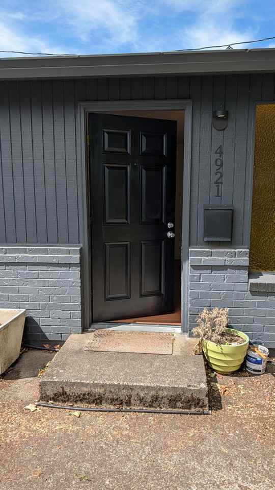 4921 Se 71st Ave - Photo 2 of 22