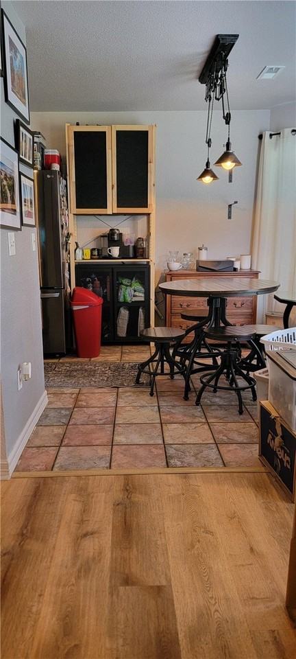 833 S Eastview Dr - Photo 6 of 13