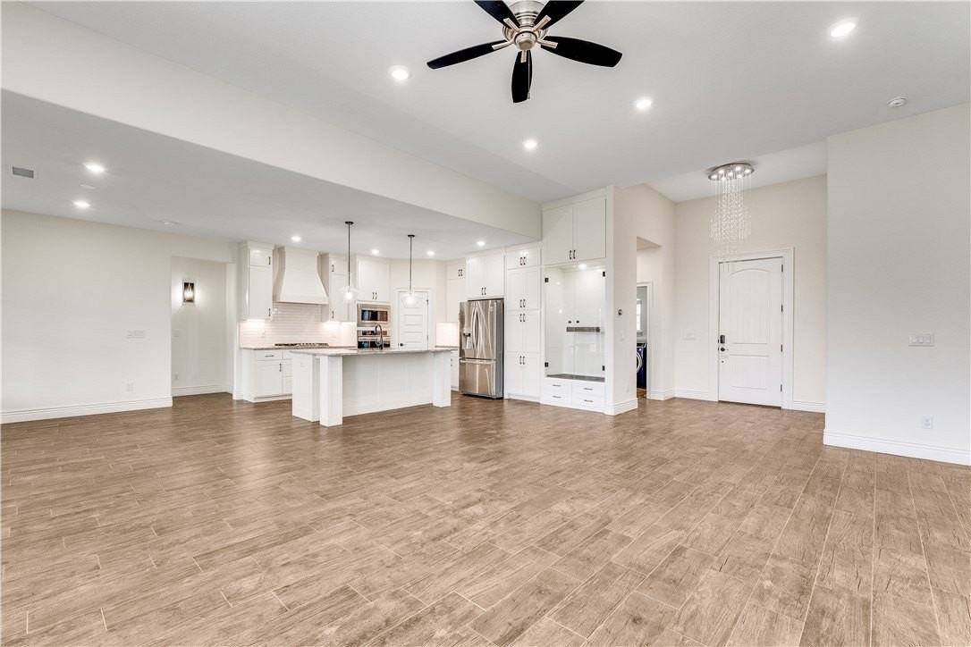 1100 Brandon Way - Photo 6 of 25